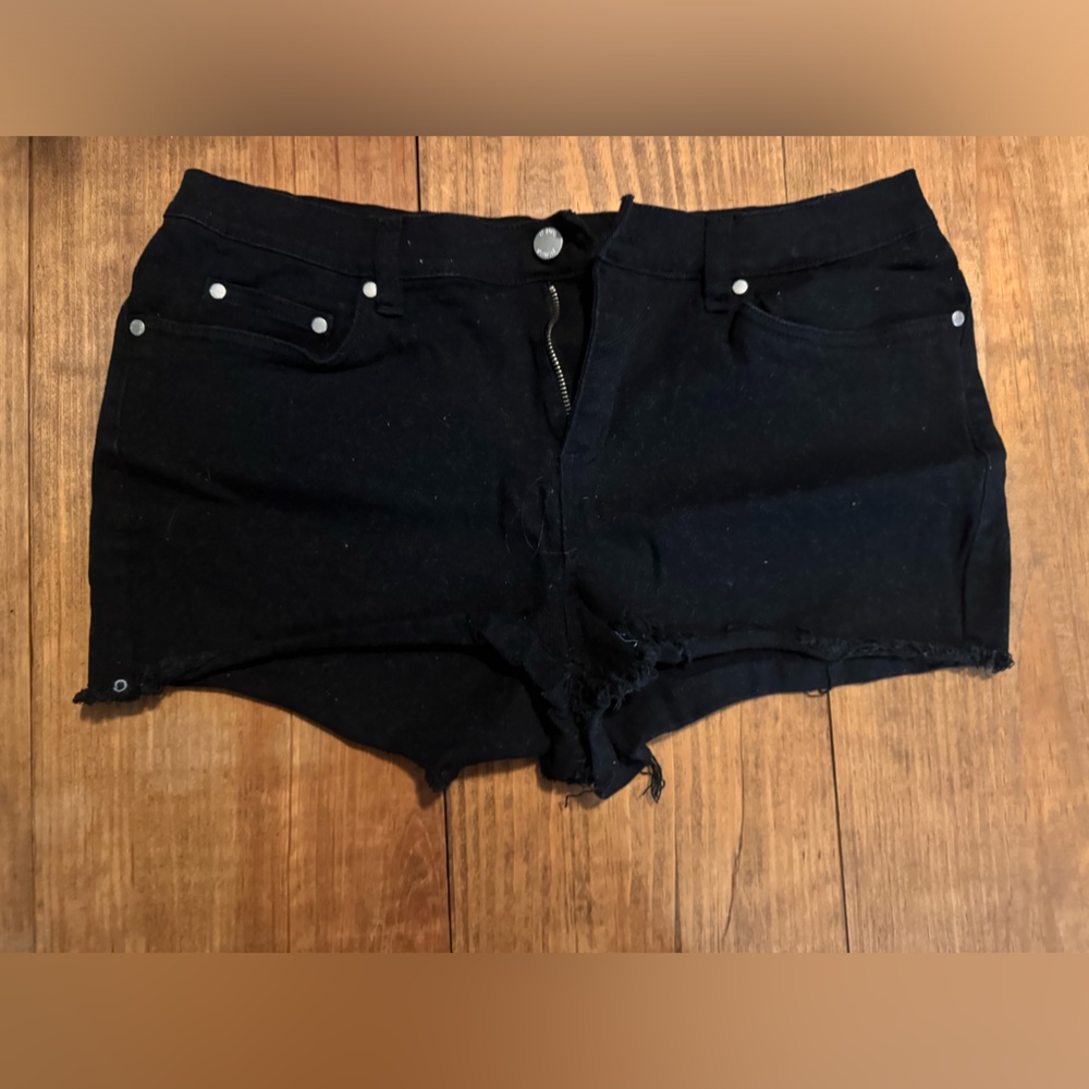 EUC Venus Black Denim Shorts, Size 16